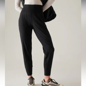 Athleta Venice Mid Rise Jogger